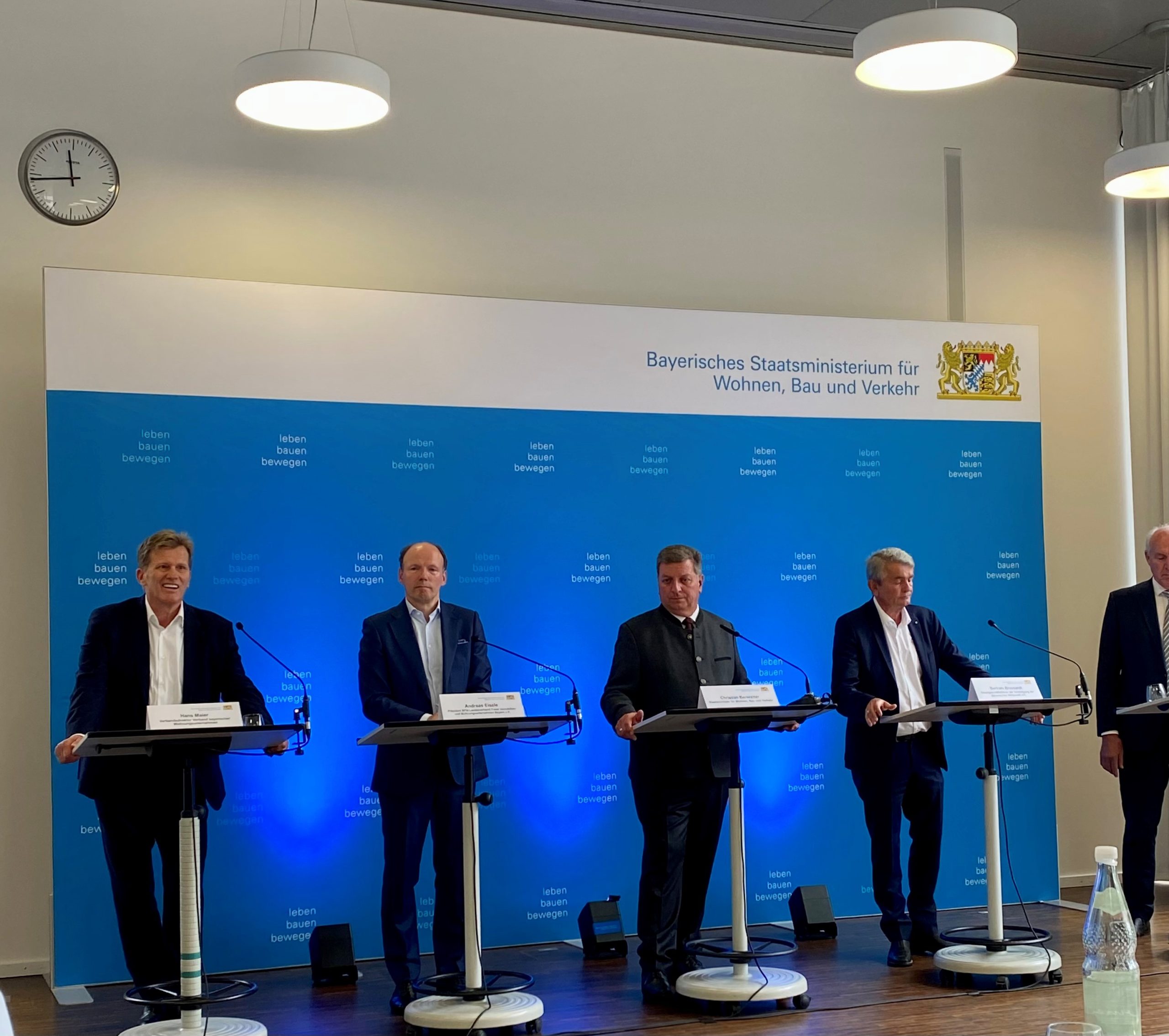 Bauministerium und Baubranche suchen gemeinsamen Weg aus der Krise